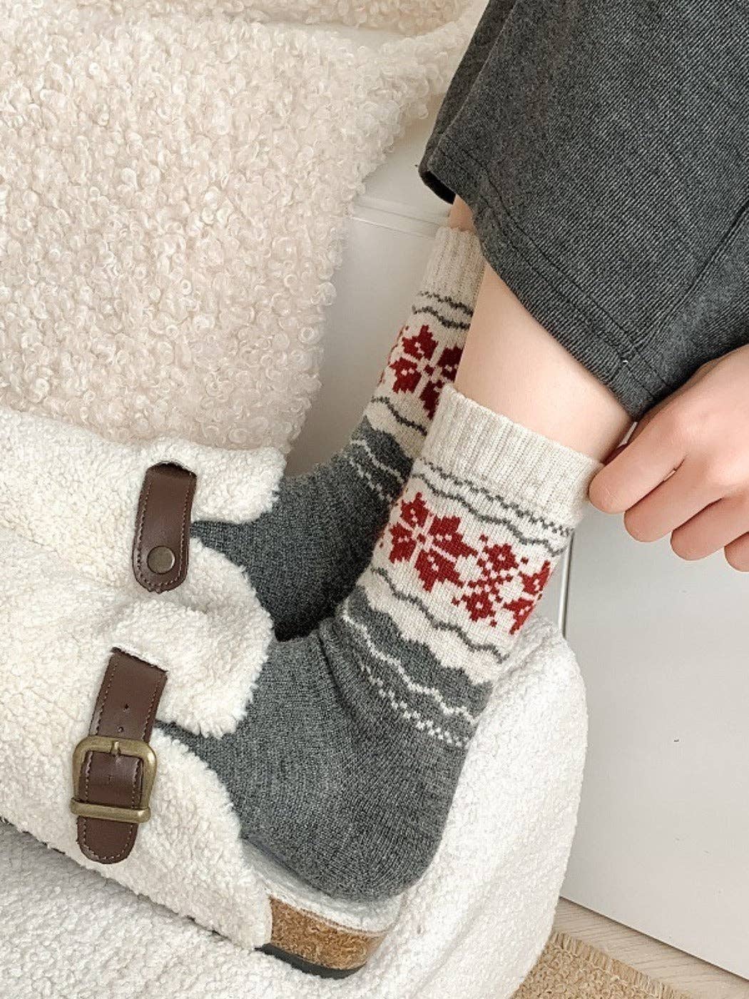 Rufia - Thickened Snowflake Patterned Mid-calf Socks