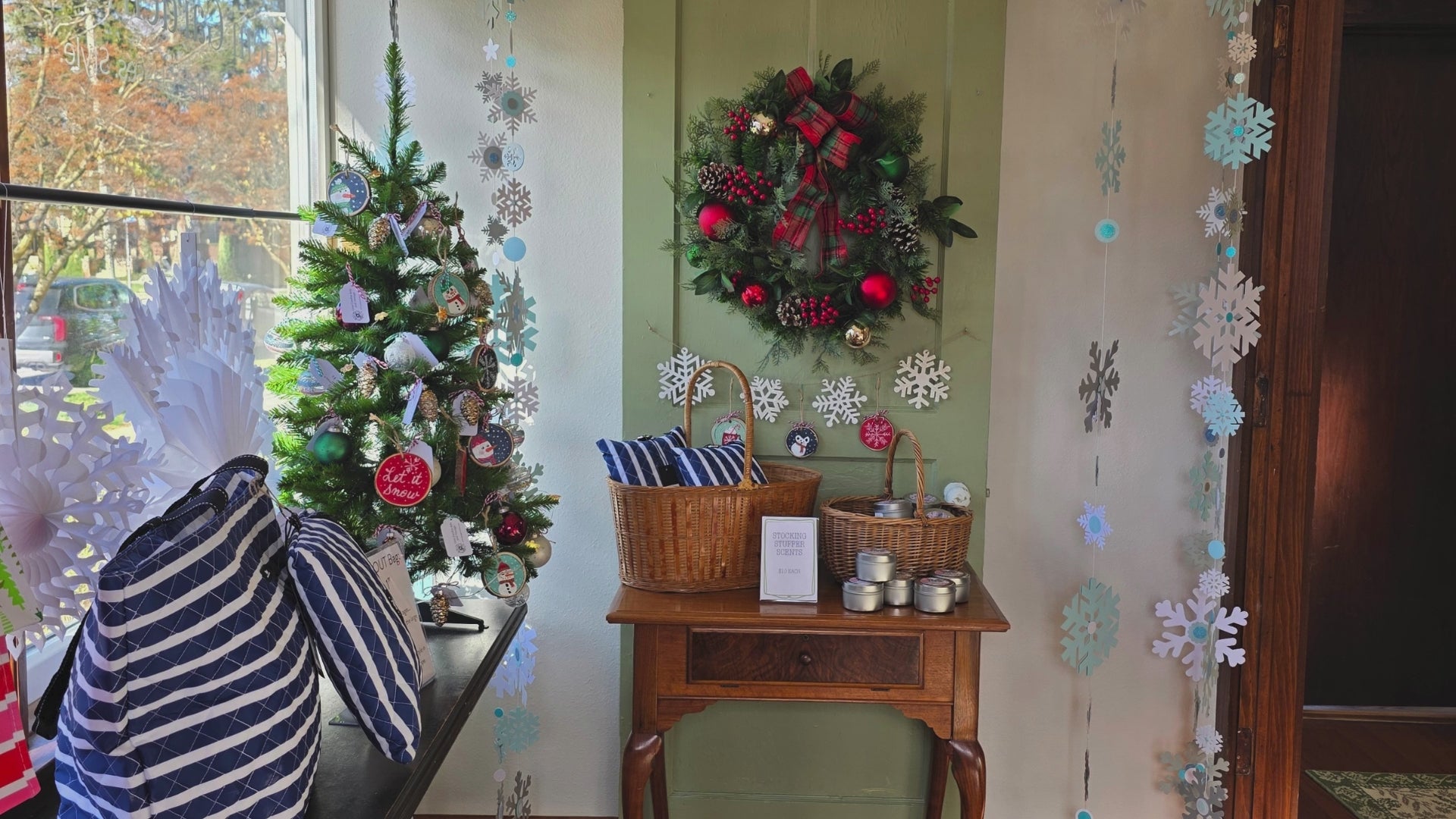 Load video: Gem Garden Arts Gift Shop and Studio, 30 N Franklin Street, Delaware, Ohio